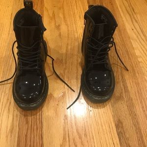 LIKE NEW! Little girls Black  Dr Martens